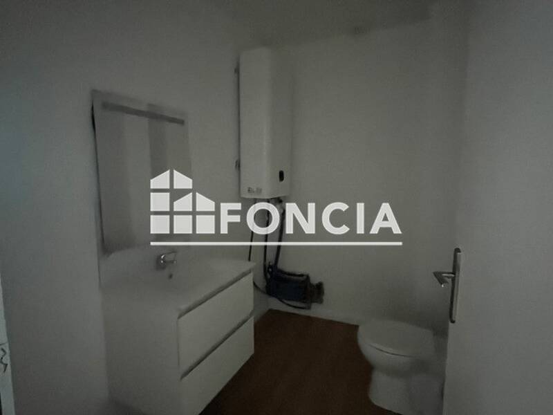 Maison à louer, 75m², KERLAZ