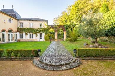 Château à vendre 2 480 000 € 10 pièces 7 chambres 1 000 m² 20 000 m² de terrain Belleville en Beaujolais 69220