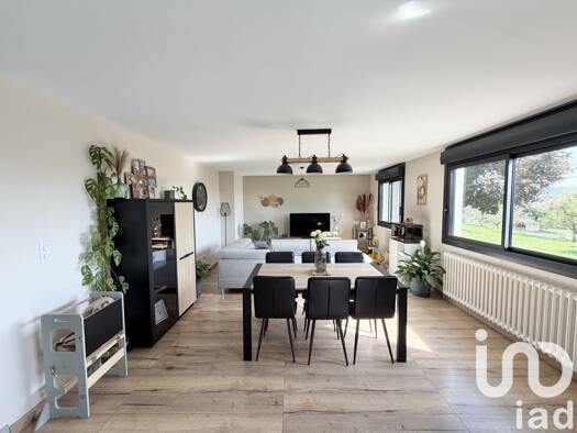 Maison de ville à vendre 190 000 € 4 pièces 3 chambres 79 m² 1 023 m² de terrain Maurs 15600