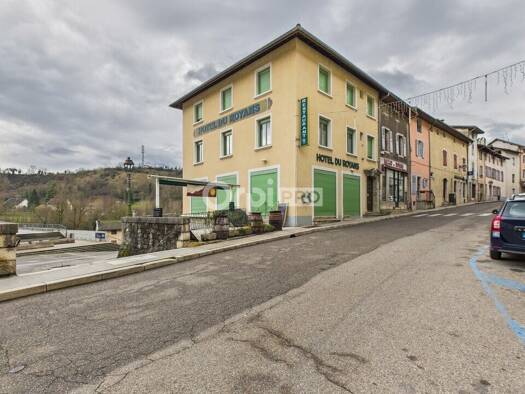 Local commercial à vendre 300 000 € 400 m² de surface de vente divisible Pont-en-Royans 38680