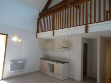 Appartement à louer 535 € 2 pièces 1 chambre 42 m² RDC Hieres sur Amby 38118