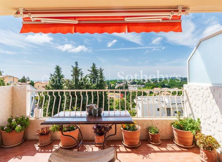 Appartement à vendre 445 000 € 3 pièces 2<br/>chambres 70 m²<br/>superficie Dernier étage, 3/3<br/>étage Plan de Noves Vence 06140