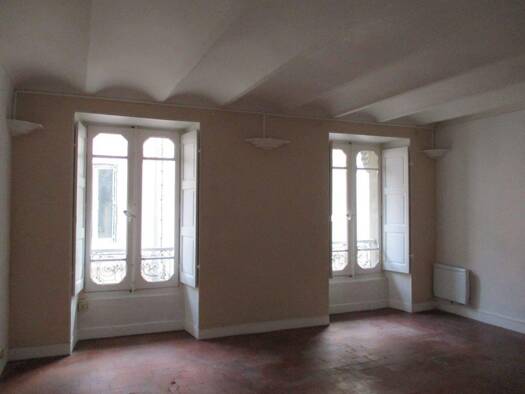 Appartement à louer 685 € 4 pièces 117,1 m² Étage 1/5 Centre Ville-Louis Blanc Ales 30100