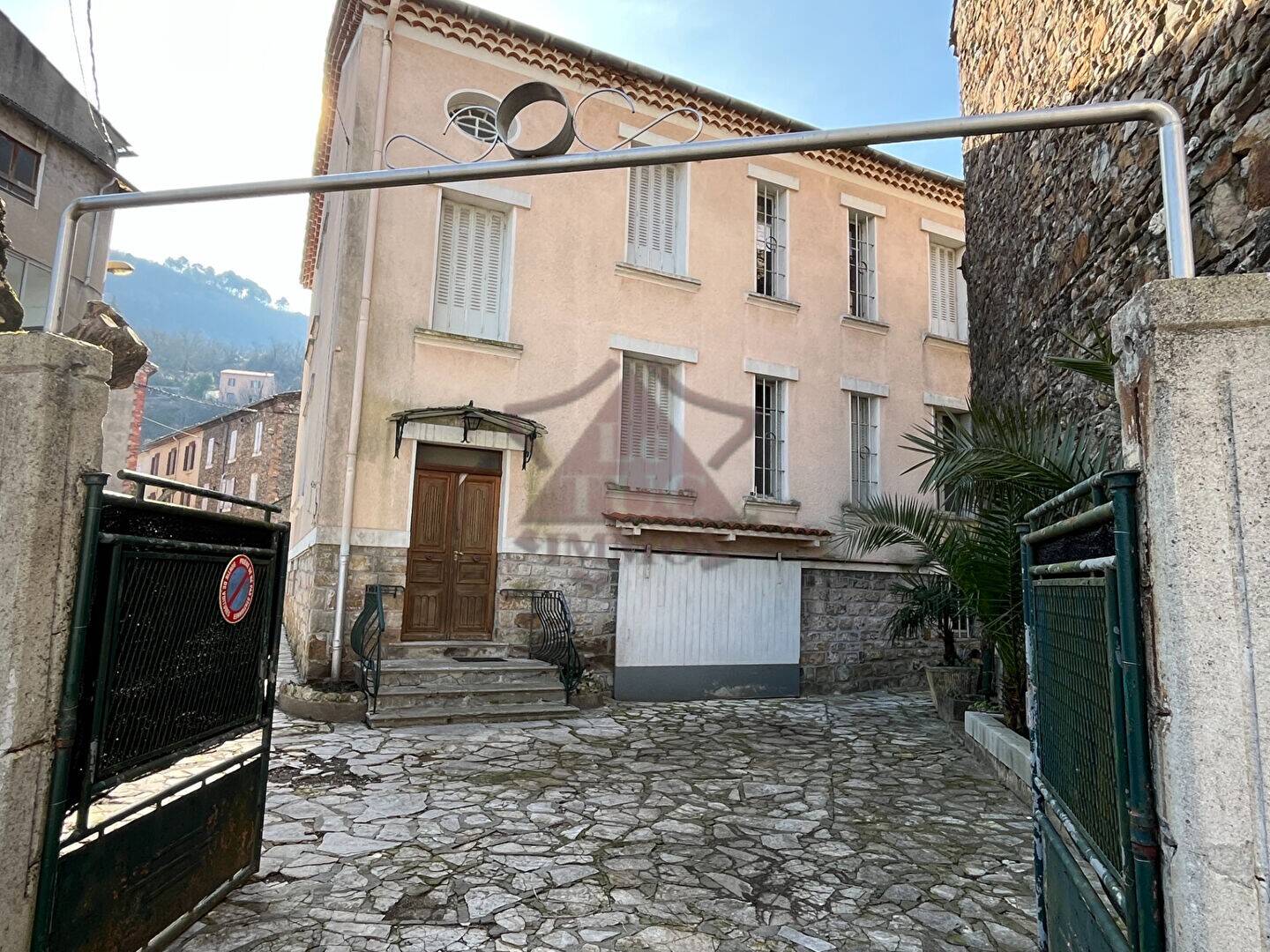 Maison à vendre, 196m², MOLIERES SUR CEZE