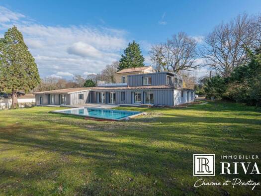 Maison à vendre 790 000 € 8 pièces 5 chambres 337 m² 1 915 m² de terrain Camblanes et Meynac 33360