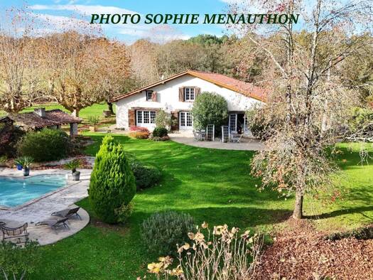 Ferme à vendre 899 000 € 8 pièces 8 chambres 292 m² 7 545 m² de terrain Saint-Martin-de-Seignanx 40390