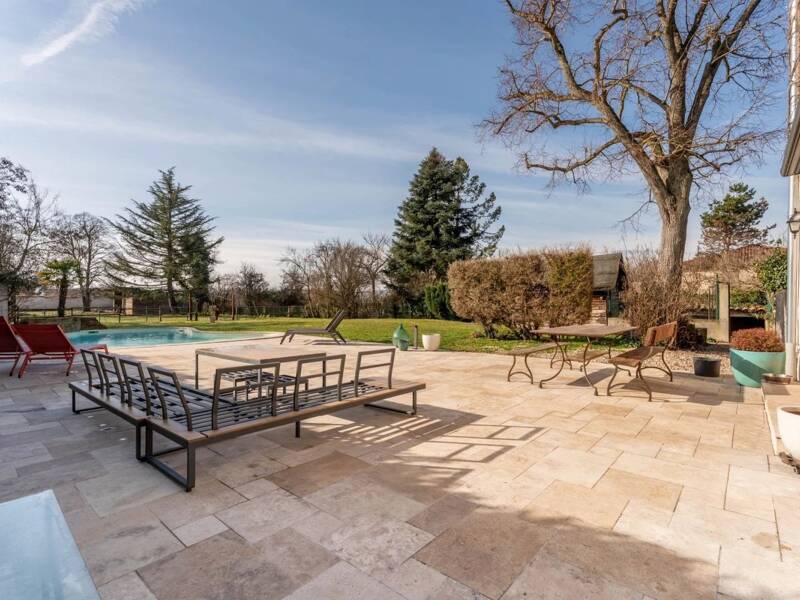 Maison à vendre, 221m², ESTRABLIN