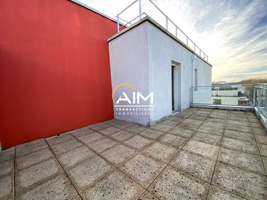 Appartement à vendre 152 500 € 3 pièces 2 chambres 60 m² Étage 5/5 Rabière Joué-lès-Tours 37300