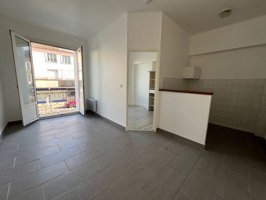 Appartement à louer 320 € 2 pièces 1 chambre 31 m² Étage 1/3 Sainte Catherine Villeneuve-sur-Lot 47300