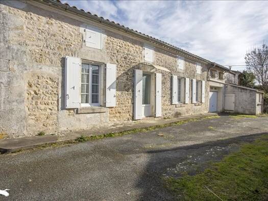 Maison à vendre 202 350 € 6 pièces 4 chambres 236 m² 400 m² de terrain Bords 17430