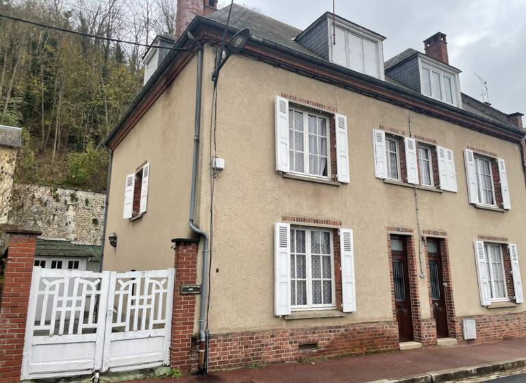 Maison à vendre 139 500 € 8 pièces 5<br/>chambres 123 m²<br/>superficie Beaumont-le-Roger 27170