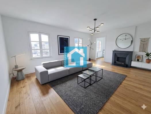 Appartement à vendre 230 000 € 4 pièces 2 chambres 84 m² Étage 3/3 Granville 50400