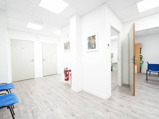 Espace bureau à louer 1 787 € 120 m² de bureaux divisible jusqu'à 120 m² Bourgoin-Jallieu 38300