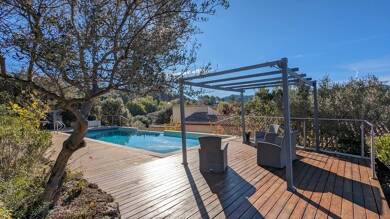 Villa à vendre 728 000 € 9 pièces 5 chambres 280 m² 3 361 m² de terrain Carcès 83570