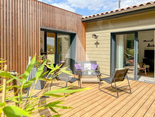 Maison à vendre 390 000 € 8 pièces 6 chambres 169 m² 1 416 m² de terrain Écoyeux 17770
