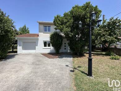 Maison à louer 1 441 € 5 pièces 3 chambres 110 m² Peyrehaut-Carbonnieux-Trigan Villenave-d'Ornon 33140