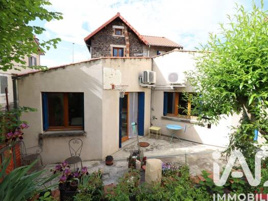 Maison à vendre 279 000 € 6 pièces 4 chambres 165 m² 666 m² de terrain L'Oradou Clermont-Ferrand 63000