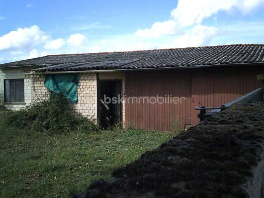 Terrain constructible à vendre 27 500 € 685 m² de terrain Saint-Martin-la-Pallu 86380