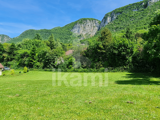 Terrain constructible viabilisé à vendre 79 500 € 1 400 m² de terrain Saint-Pierre-de-Chérennes 38160