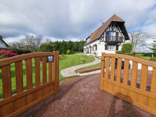 Maison à vendre 249 000 € 5 pièces 4 chambres 137 m² 1 194 m² de terrain Bernay 27300