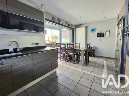 Maison de ville à vendre 454 000 € 8 pièces 4 chambres 192 m² 696 m² de terrain Rte de Thionville Est-Rue des Prés Nord Maizières-lès-Metz 57280