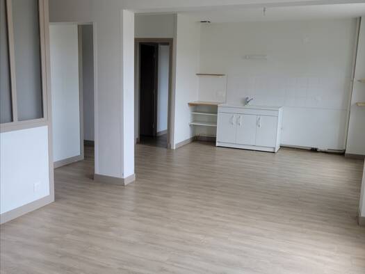 Appartement à louer 503 € 3 pièces 2 chambres 69,4 m² 2ème étage Saint-Gengoux-de-Scissé 71260