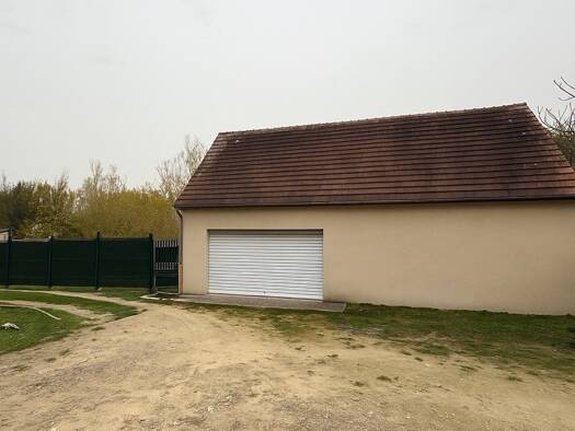 Entrepôt à vendre 104 000 € 60 m² d'espace de stockage Pontpoint 60700