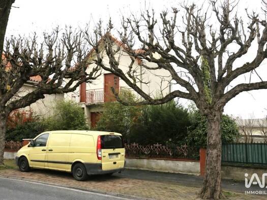 Maison à vendre 299 000 € 3 pièces 2 chambres 73 m² 200 m² de terrain La Justice Rosny-sous-Bois 93110