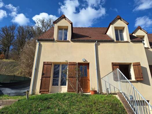 Maison à louer 885 € 5 pièces 4 chambres 110 m² Deux Rivières 89460