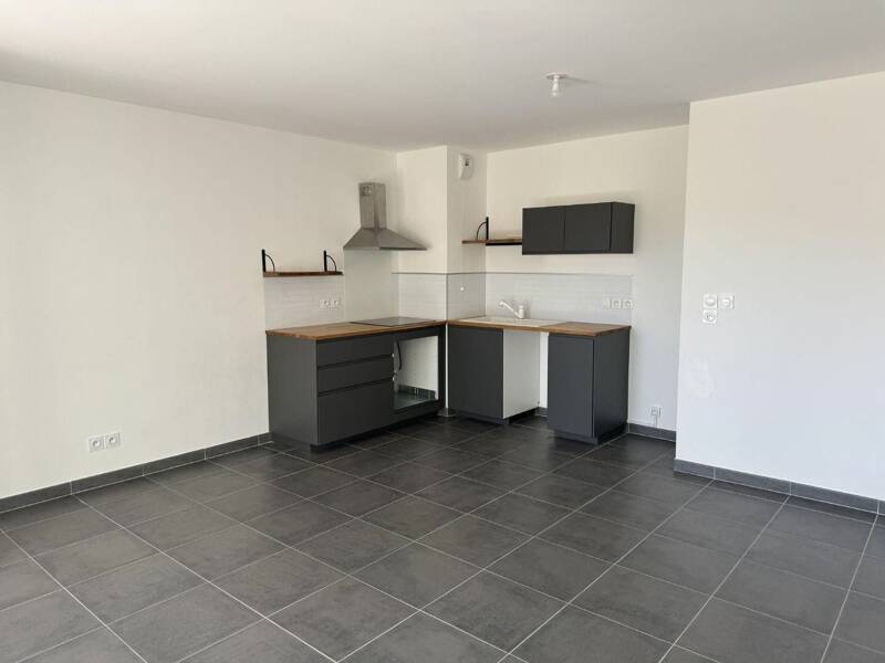 Maison à louer, 62m², MARSEILLE 8E