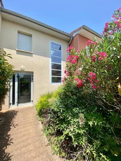 Appartement à vendre 180 000 € 4 pièces 3 chambres 75,1 m² 1 étages Centre Cugnaux 31270