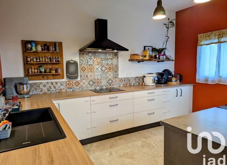 Maison à vendre 212 000 € 6 pièces 5<br/>chambres 140 m²<br/>superficie 900 m²<br/>terrain Porchères 33660