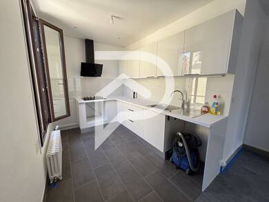 Maison à louer 1 300 € 3 pièces 2 chambres 50 m² 145 m² de terrain Drancy 93700