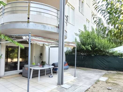 Appartement à vendre 108 000 € 7 pièces 6 chambres 78 m² RDC/4 Urbain Sud Ouest Bagnols-sur-Cèze 30200