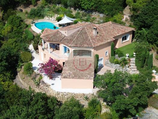 Maison de plain-pied à vendre 1 380 000 € 5 pièces 3 chambres 166,67 m² 2 100 m² de terrain Les Adrets-de-l'Estérel 83600