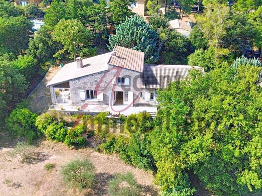 Maison à vendre 395 000 € 7 pièces 4 chambres 179 m² 2 072 m² de terrain Bédoin 84410