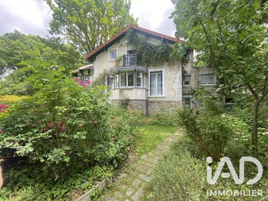 Maison à vendre 798 000 € 11 pièces 7 chambres 203,57 m² 1 063 m² de terrain Bel Air Neuilly-Plaisance 93360