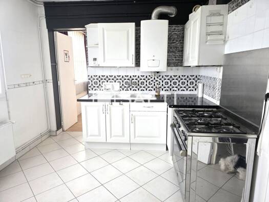 Appartement à vendre 158 000 € 4 pièces 3 chambres 85 m² Étage 2/3 Geoffroy Martel Saintes 17100