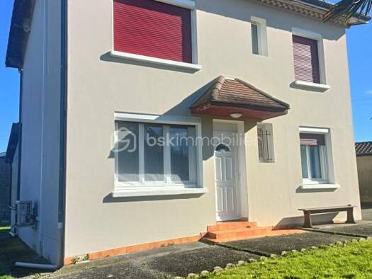 Maison à vendre 195 000 € 6 pièces 4 chambres 102 m² 1 885 m² de terrain Biron 64300