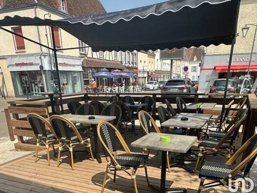 Local commercial à vendre 170 500 € 50 m² de surface de vente Courville-sur-Eure 28190