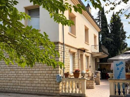 Maison à vendre 441 000 € 7 pièces 5 chambres 238 m² 2 000 m² de terrain Peripherie Bourg-Saint-Andéol 07700