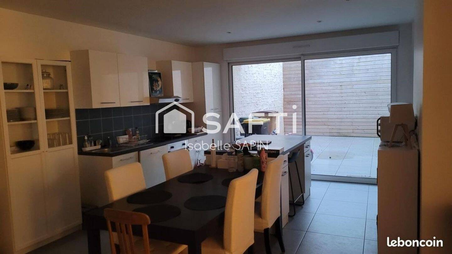 Maison à vendre, 150m², NEUVILLE DE POITOU