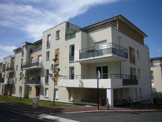 Appartement à louer 965 € 3 pièces 2 chambres 71,3 m² 1er étage Le Parterre Dourdan 91410