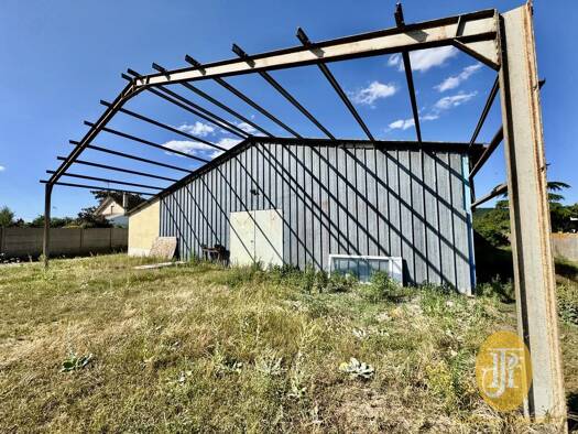 Local commercial à louer 2 640 € 400 m² de surface de vente Gaillon 27600