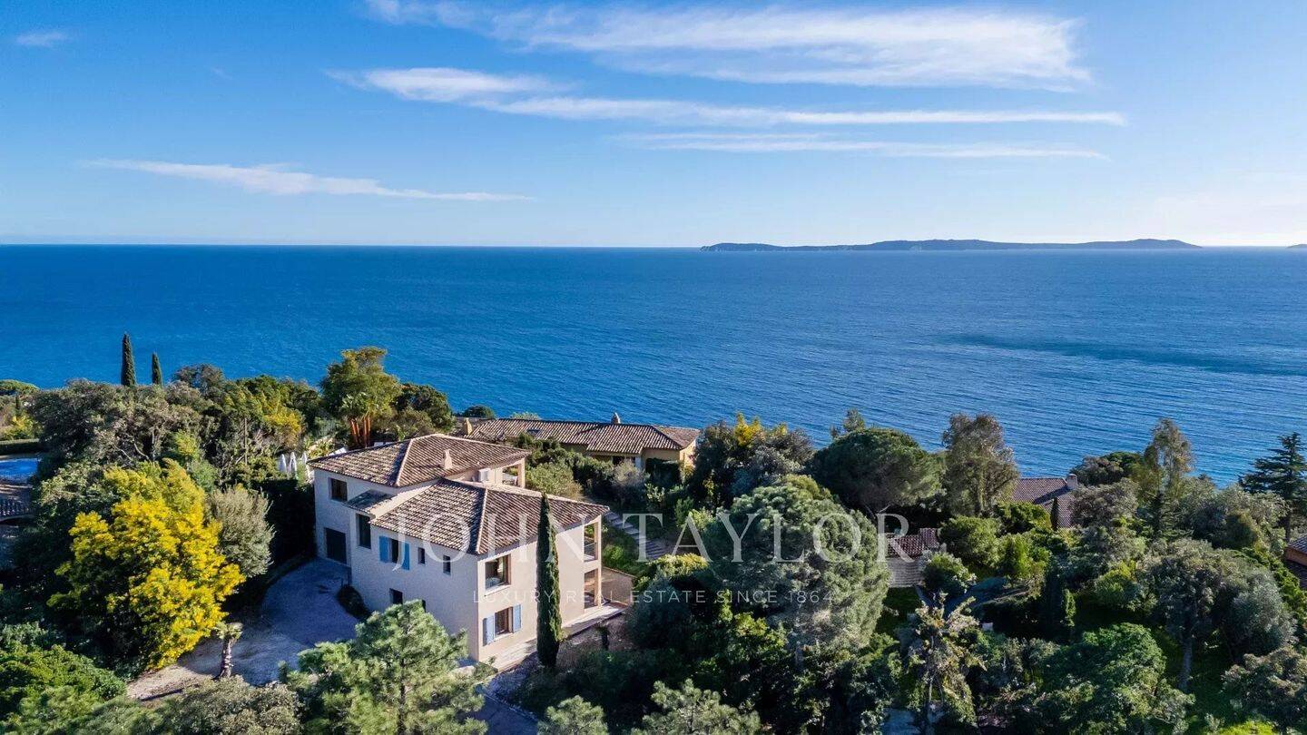 Maison à vendre, 200m², RAYOL CANADEL SUR MER