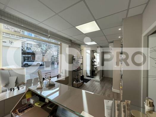 Boutique à vendre Fonds de commerce 163 500 € 50 m² de surface de vente Mornant 69440