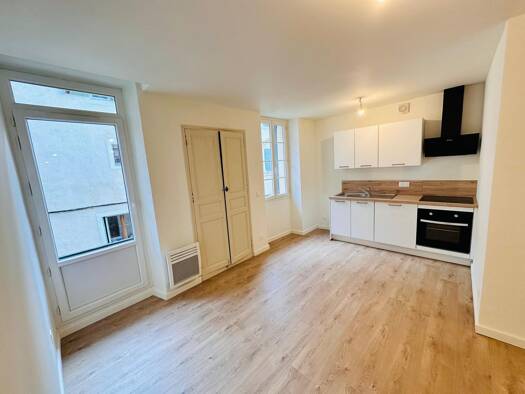 Appartement à vendre 222 525 € 3 pièces 2 chambres 67 m² 2ème étage Village Ouest Trets 13530