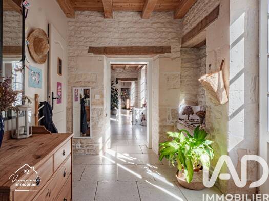Maison à vendre 398 000 € 4 pièces 3 chambres 190 m² 295 m² de terrain Sud Surgères 17700