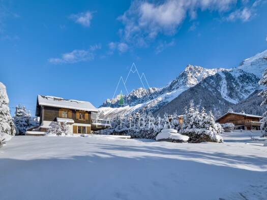 Chalet à vendre 1 290 000 € 6 pièces 5 chambres 150 m² 941 m² de terrain Les Houches 74310