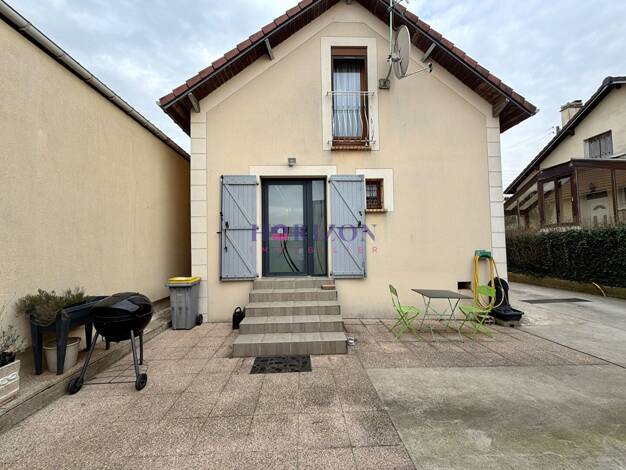 Maison à vendre 305 000 € 5 pièces 3 chambres 87 m² 500 m² de terrain Chapelle Clignancourt-Buttes Chaumont Goussainville 95190